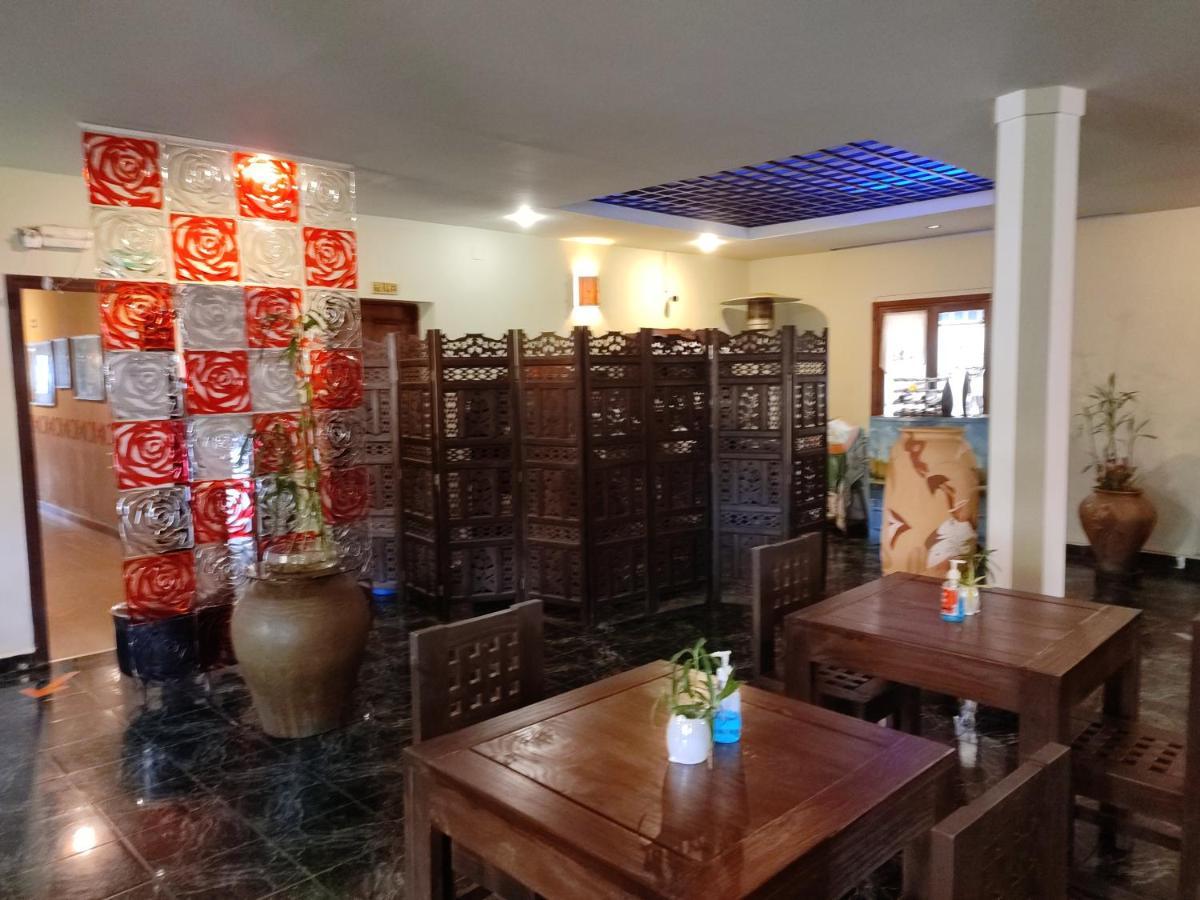 Hotel Ivato , Airport Антананариву Экстерьер фото