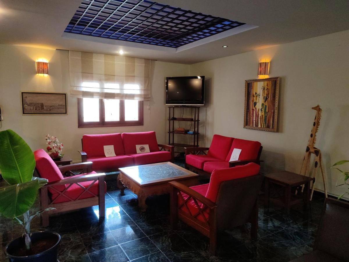 Hotel Ivato , Airport Антананариву Экстерьер фото