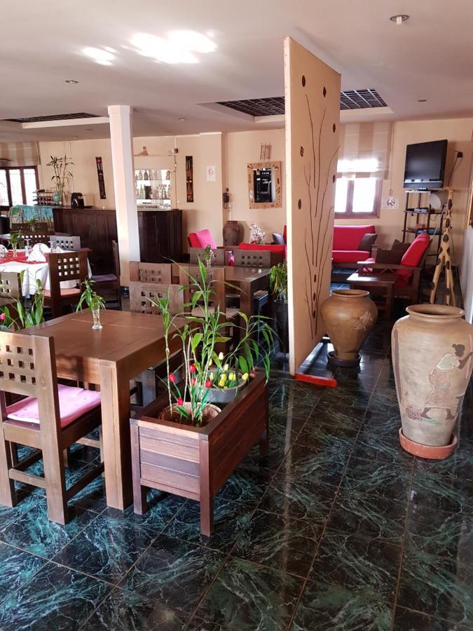 Hotel Ivato , Airport Антананариву Экстерьер фото
